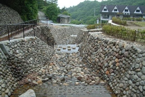 高湯ダム01