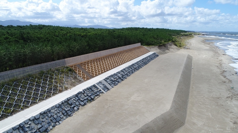 自然石塊を活用したエスタロックの施工例